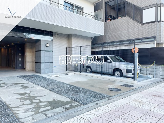日神デュオステージ浅草松が谷の駐車場