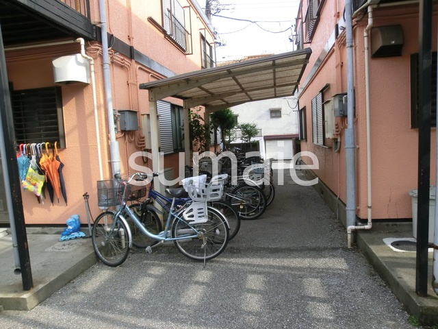 桜ビラＢ棟のその他共用部分|敷地内自転車置き場有り。