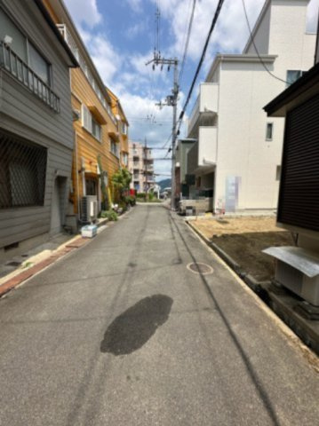 大東市大東町の前面道路含む現地写真
