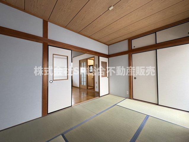 稲葉2丁目中古戸建の和室|リビングと合わせて使えば広々とした空間になります！
