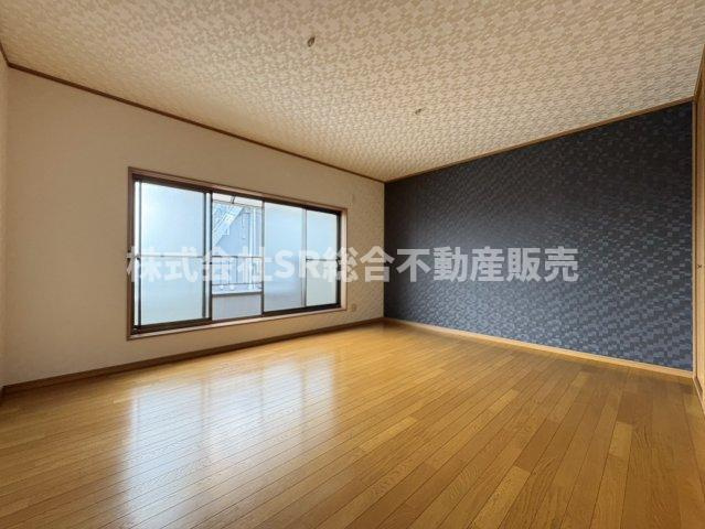 稲葉2丁目中古戸建の子供部屋|2面採光の明るいお部屋です！子供部屋にいかがでしょうか。