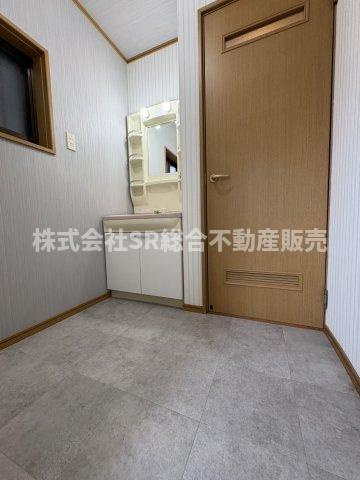 稲葉2丁目中古戸建の脱衣所|清潔感のある使いやすい脱衣場です！
