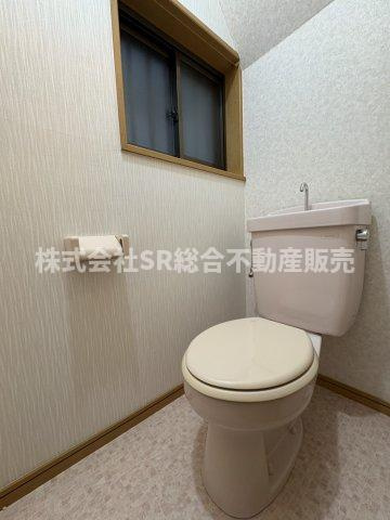 稲葉2丁目中古戸建のトイレ|温水洗浄便座付きトイレに入れ替えたい。というご希望があればご相談下さい。