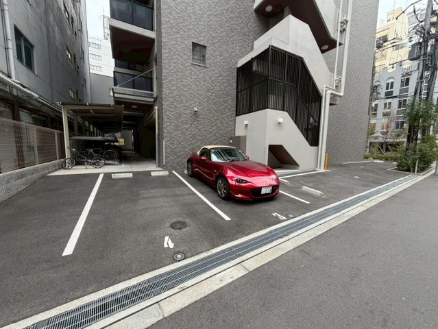 WORVE大阪本町の駐車場