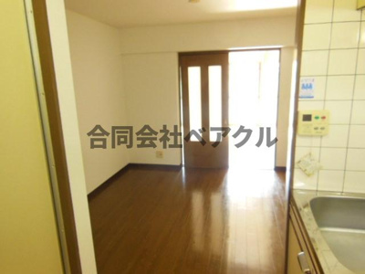 【内装】 | ヴィラビアンカⅢ | 明るい室内です