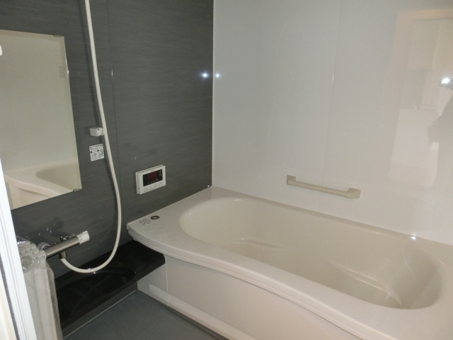 メゾンソレアードの浴室