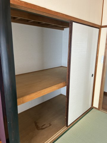 大字小串　２階建て　4SLDKの収納