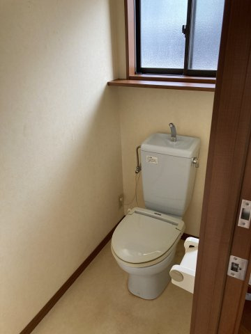 大字小串　２階建て　4SLDKのトイレ|二階トイレ
