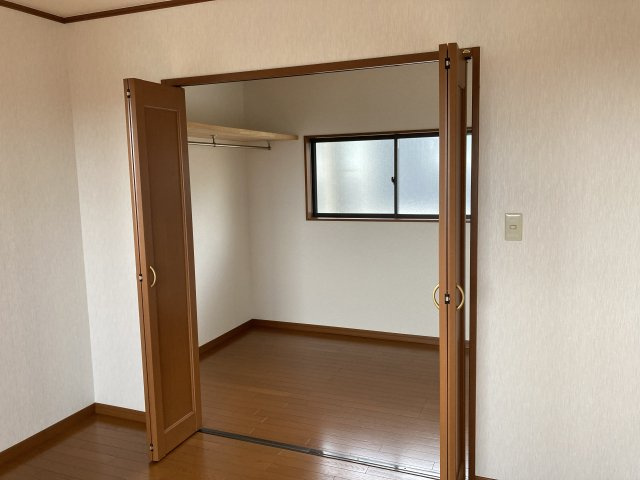 大字小串　２階建て　4SLDKの収納