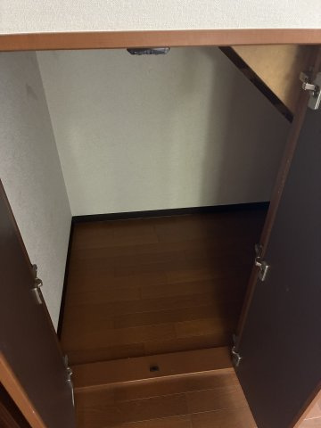 大字小串　２階建て　4SLDKの収納