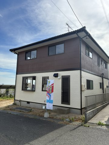 大字小串　２階建て　4SLDKの外観