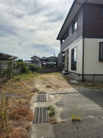 大字小串　２階建て　4SLDKの外観
