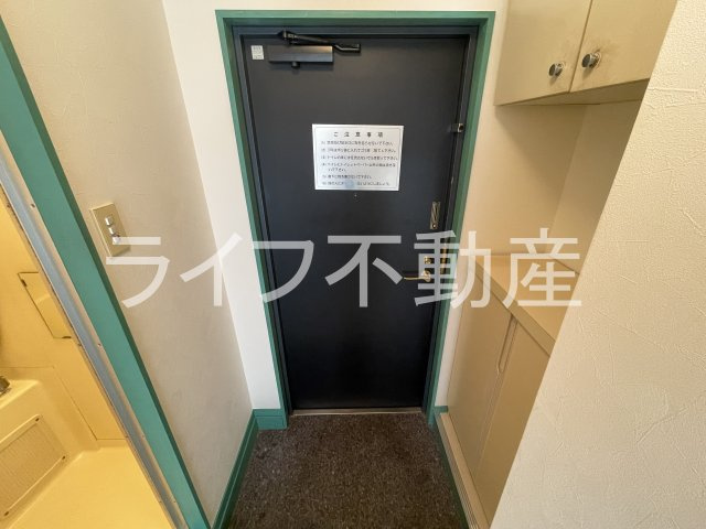 エンゼルハイツ桜町の玄関