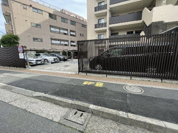 ルフォン船堀（8階部分）／仲介手数料無料／新規フルリノベーションの駐車場