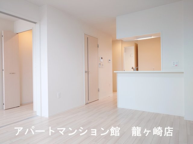 コンフォール　Ｋの居間・リビング