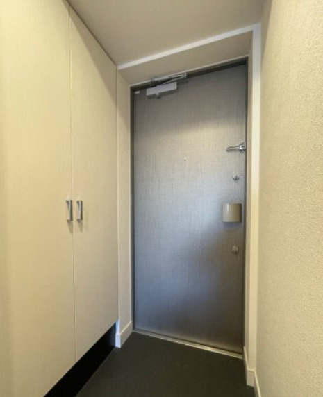名古屋市昭和区福江１丁目の賃貸マンションの玄関