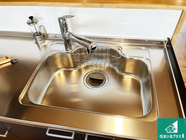 明舞9団地29号棟の設備|蛇口の先端に浄水器を内蔵しています！原水と浄水、お湯と冷水、シャワーの切替えがワンタッチなので用途によって使い分けられます。