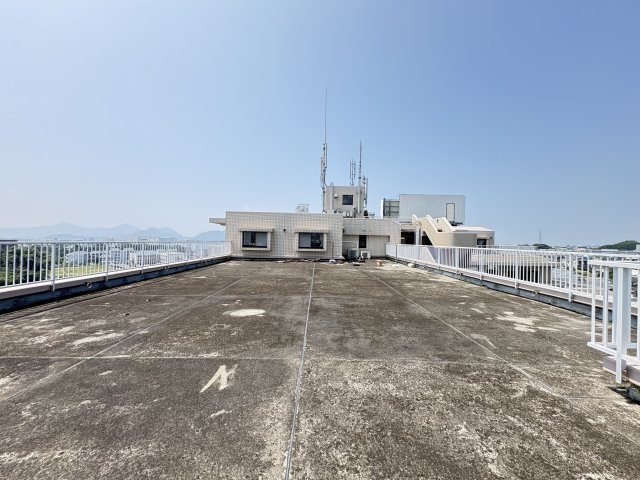 プリンスガーデン沼津　沼津市大岡のその他|ルーフバルコニー（185.35㎡）専用私用部分。使用料はかかりません。