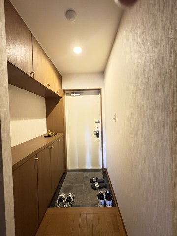 プリンスガーデン沼津　沼津市大岡の玄関|玄関にはシューズボックスが完備されており収納にも困りません。