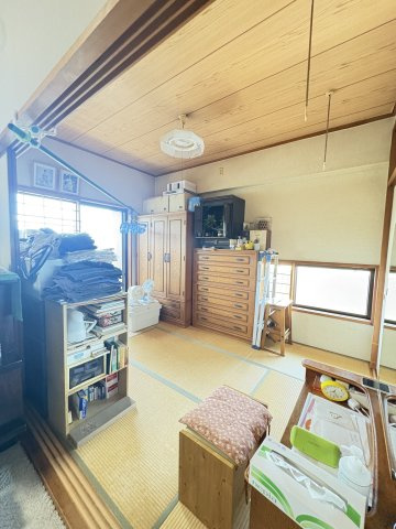 ウィスティリアコート平町　沼津市平町の和室|リビングから続く和室は扉を開けると一体感のある広々とした空間としてお使いいただけます。