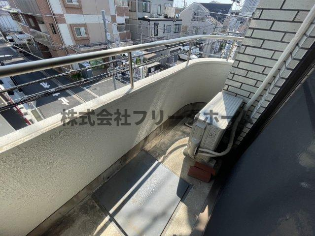 三鷹市上連雀７丁目の賃貸マンションのバルコニー