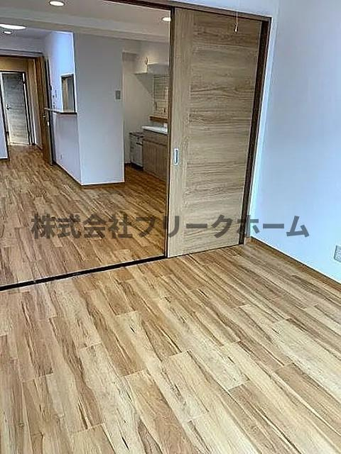 三鷹市上連雀７丁目の賃貸マンションの居間・リビング