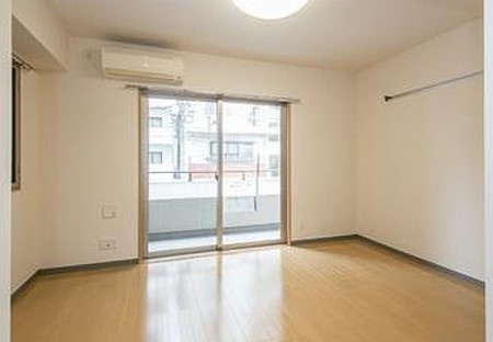 ドゥメゾン戸田の居間・リビング
