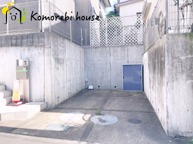 さいたま市西区大字佐知川　中古戸建の駐車場|車をお持ちの方に嬉しい駐車場付きの物件です