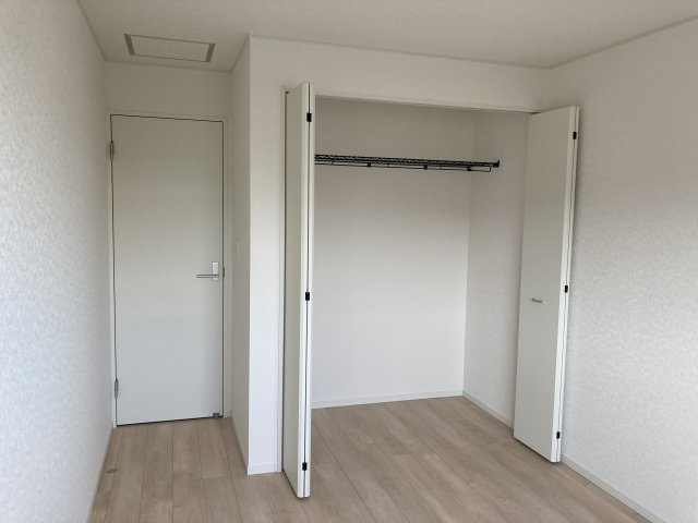 山陽小野田市赤崎　第２-１号地の洋室