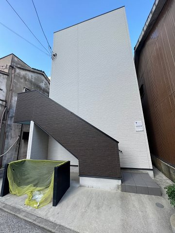 GLANTERIOR 出屋敷の外観