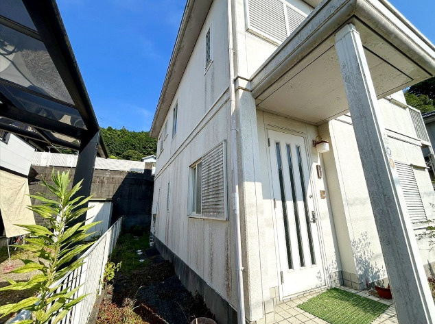 「書斎＆WIC完備」香南市野市町母代寺　中古一戸建てのその他|すっきりとした佇まい！前面道路からのアプローチもしやすい北面外観。