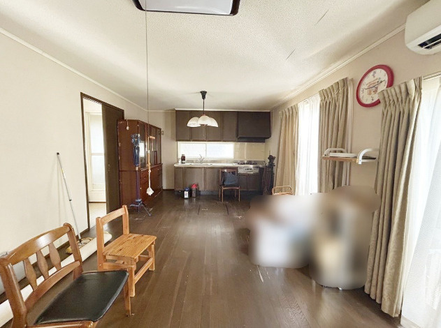 「書斎＆WIC完備」香南市野市町母代寺　中古一戸建ての居間・リビング|広々とした開放感あふれる明るいLDK。