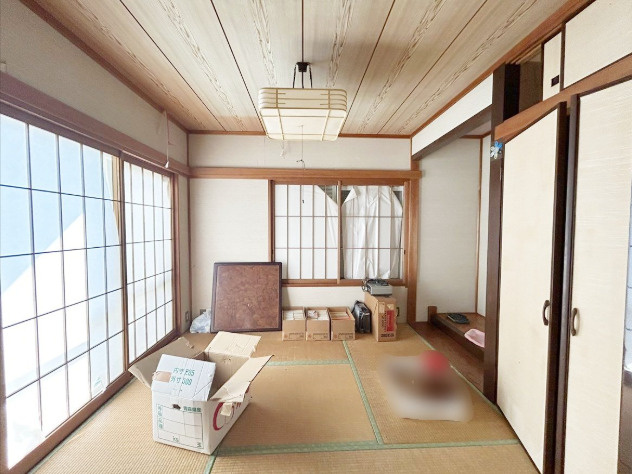「書斎＆WIC完備」香南市野市町母代寺　中古一戸建ての和室|客間やキッズスペースにも最適な落ち着く畳のお部屋。