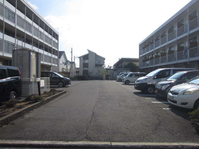 【駐車場】