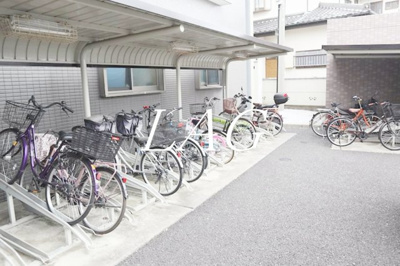 【その他共用部分】 | グランプエルタ | 駐輪場です。