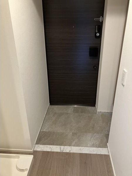 ザ・パークハビオ新栄の玄関