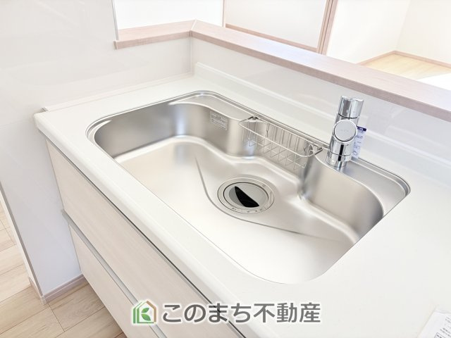 ハートフルタウン宇都宮市東町184番のキッチン|同社施工物件の写真です。※建具やフローリング、その他仕様が違う場合がございます。