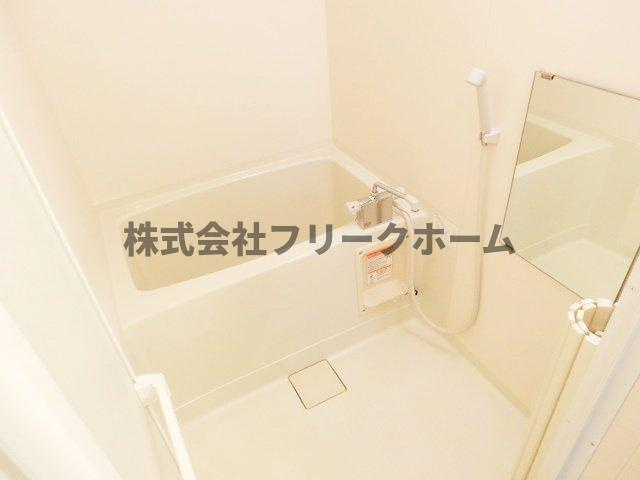 武蔵野市中町２丁目のアパートの浴室