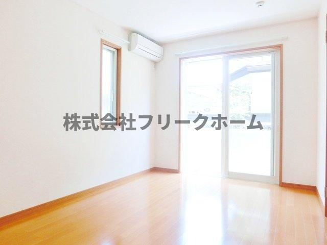 武蔵野市中町２丁目のアパートの寝室