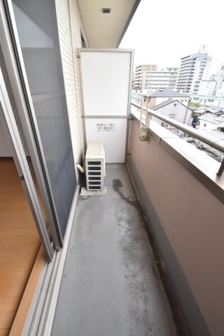 大阪市城東区関目１丁目の賃貸マンションのバルコニー