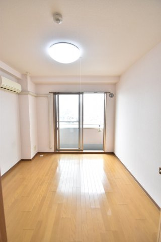 大阪市城東区関目１丁目の賃貸マンションの居間・リビング
