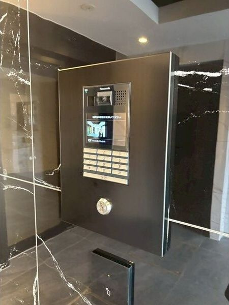 CREST TAPP名古屋山王のセキュリティ|１DKの奇数階内装写真、偶数階は（ホワイト系内装）となります。