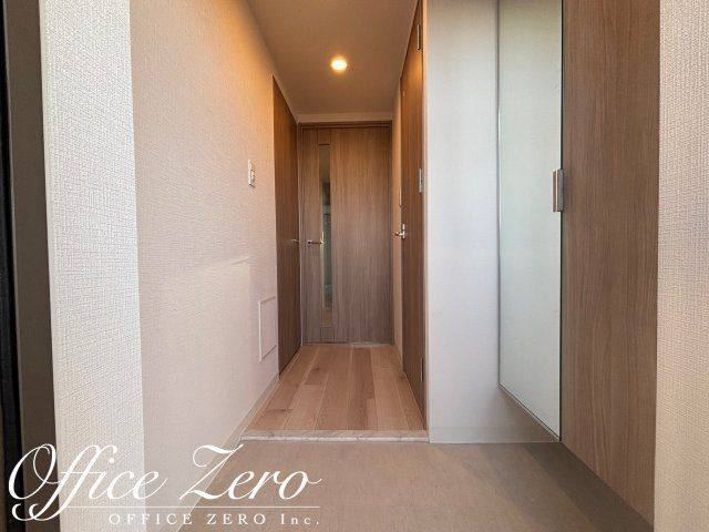 CREST TAPP名古屋山王の玄関|１DKの奇数階内装写真、偶数階は（ホワイト系内装）となります。