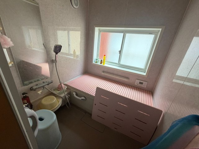 佐伯市鶴見 4LDK 中古一戸建ての浴室
