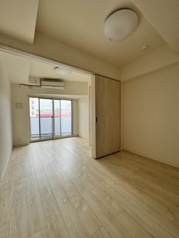 ガーラ・プレシャス三軒茶屋の居間・リビング