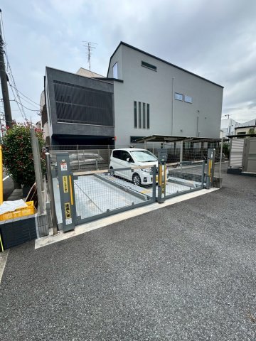 ガーラ・プレシャス三軒茶屋の駐車場