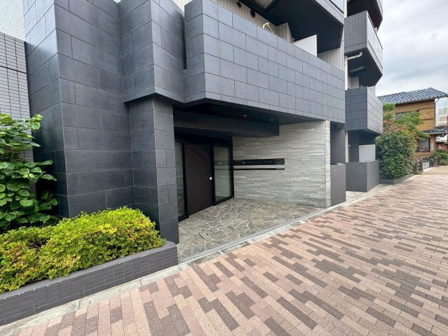 ガーラ・プレシャス三軒茶屋のエントランス
