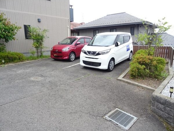にこのいえの駐車場