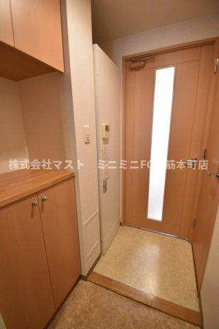レジデンス釣鐘の玄関