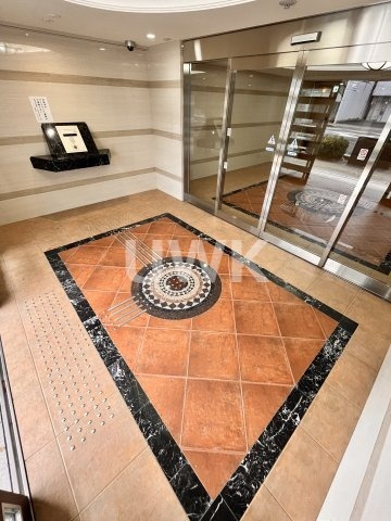 Luxe京都西大路（ラグゼキョウトニシオオジ）のエントランス